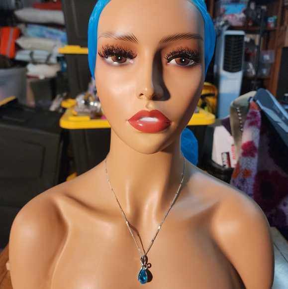 Blue crystal pendant with fancy chain - Picture 4 of 5